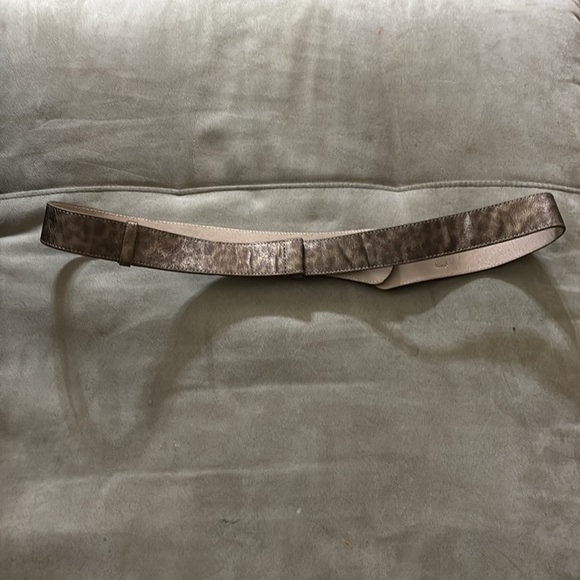Women’s Chicos bronze metallic belt size M/L 41” long - Picture 3 of 10